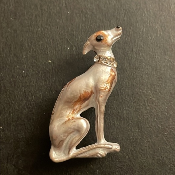 MACYS Dog  gem brooch - Picture 1 of 2